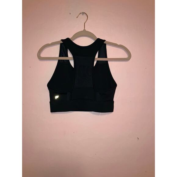 Fabletics black comfy sports bra no size compares to a small - Picture 3 of 3